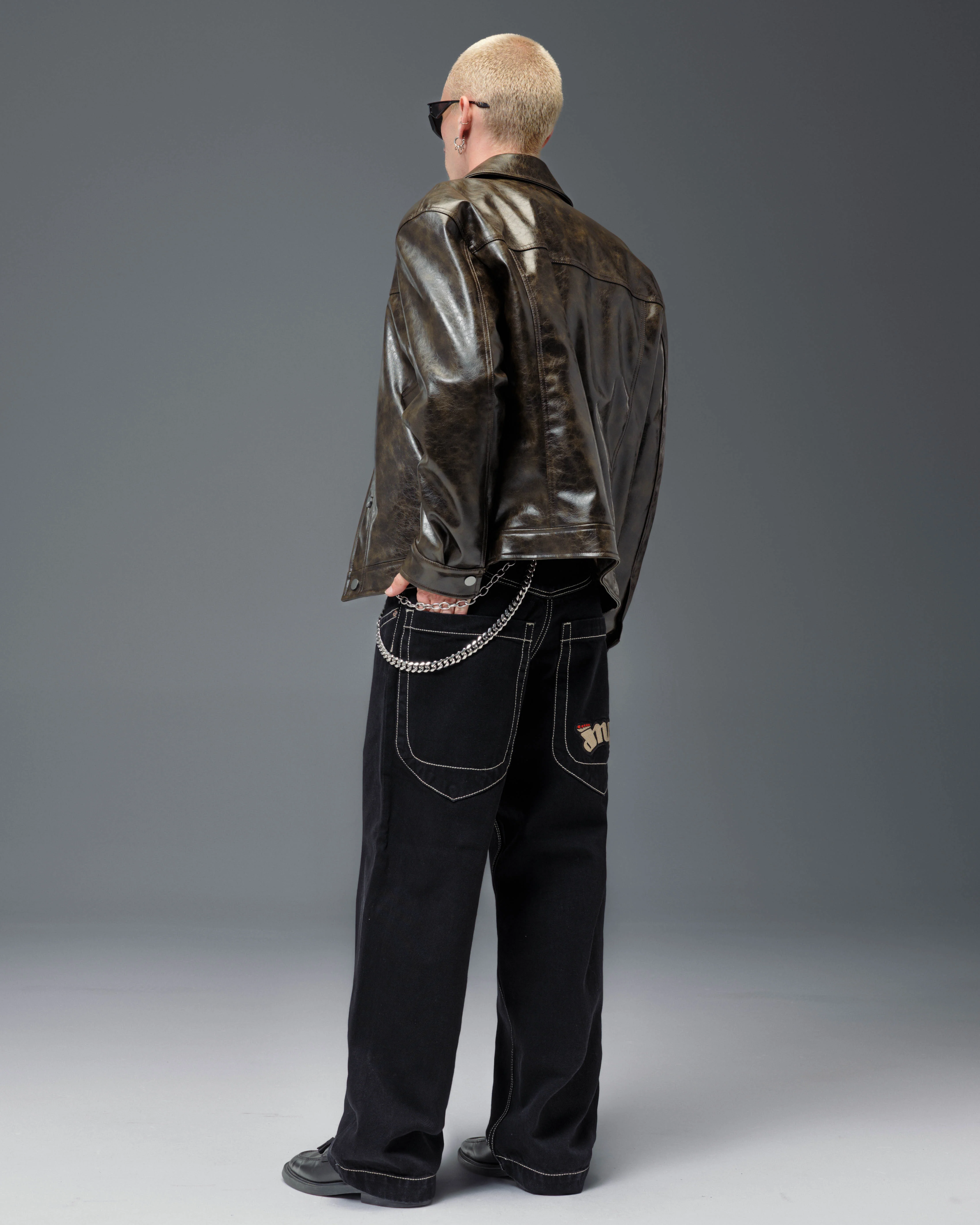 169 Low Down. 20". Jet Black. - Image 5