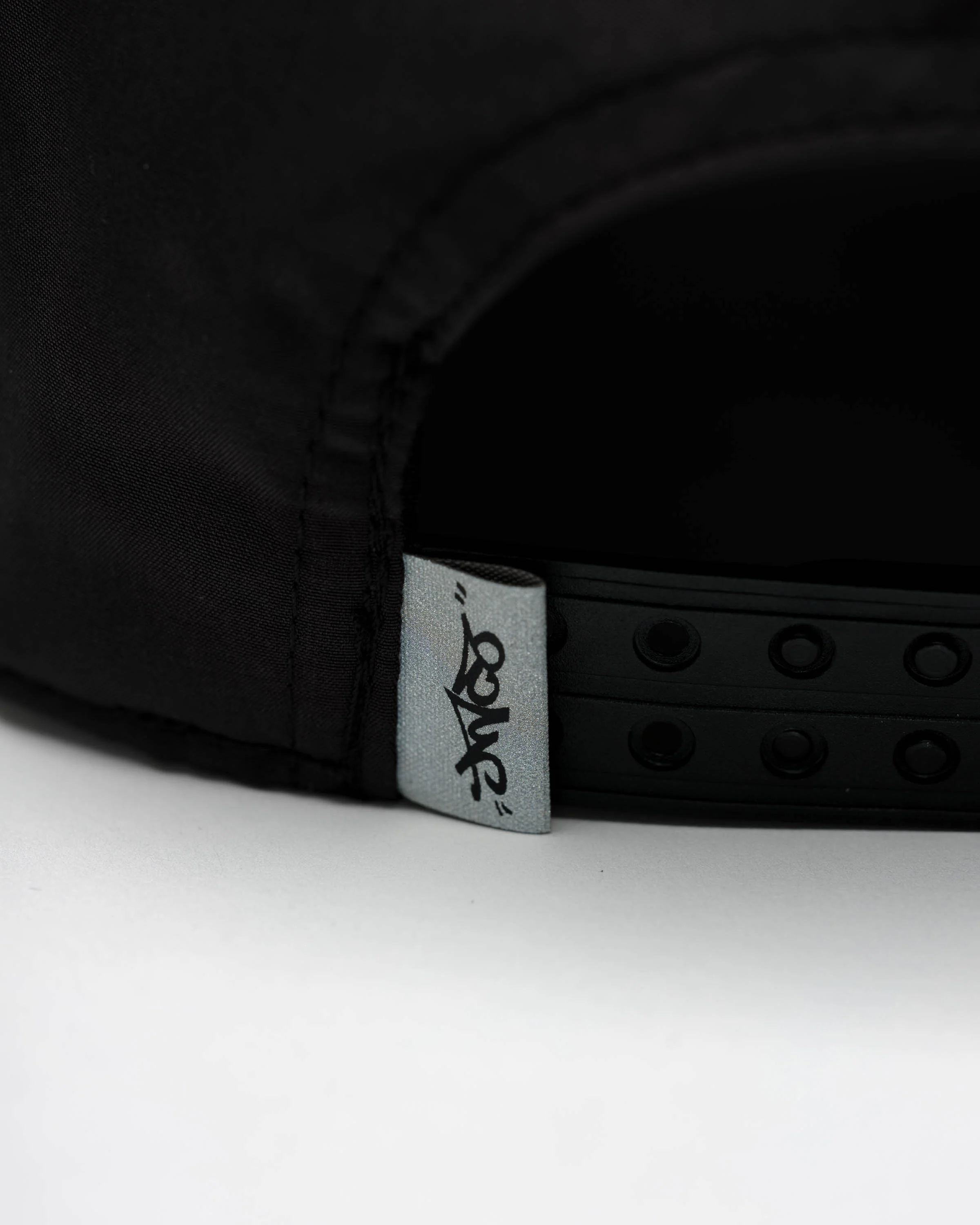 Graffiti Logo Hat. Magnet. - Image 5