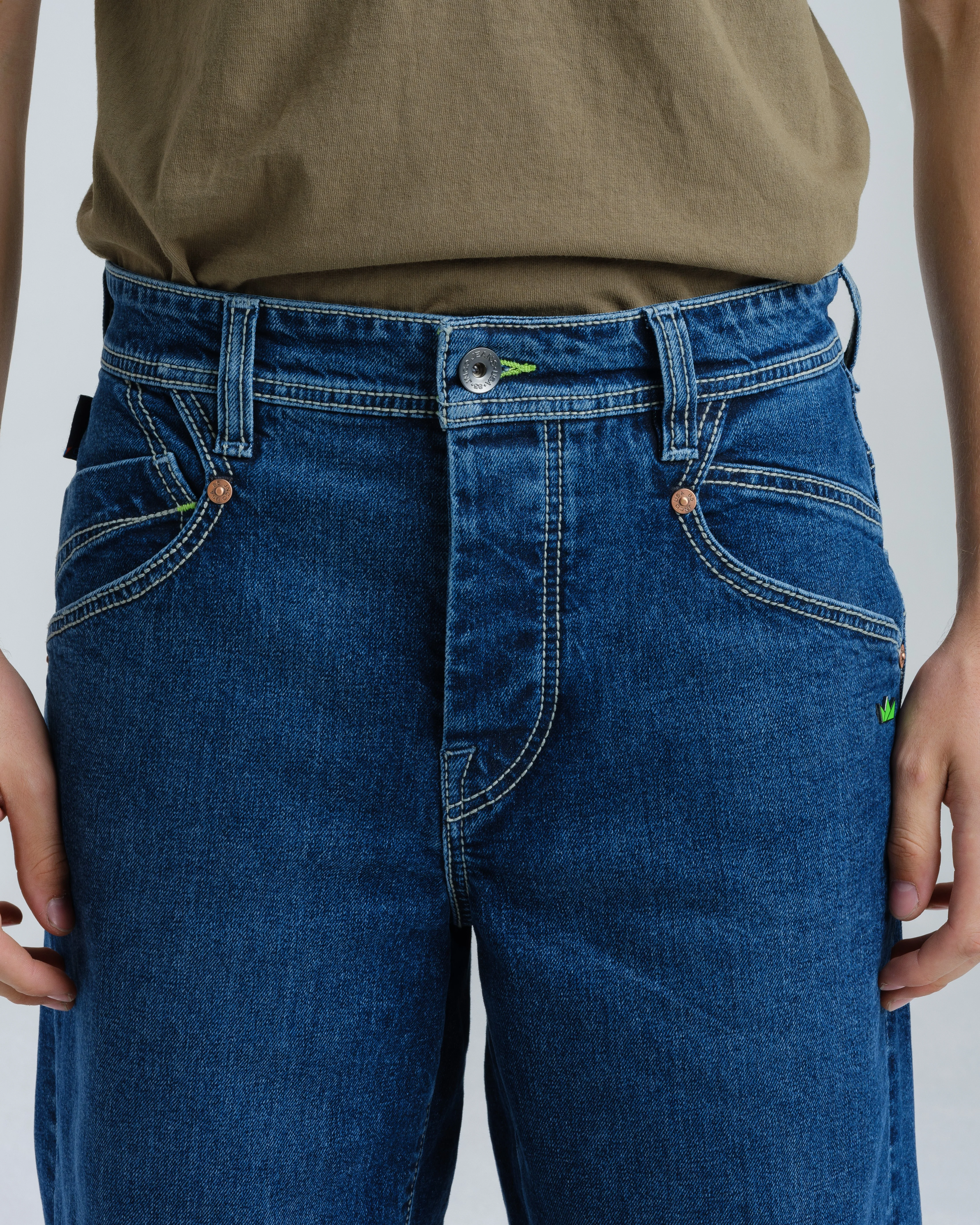 Pivot. 21". Hand-Sand Dark Stone. - Image 6