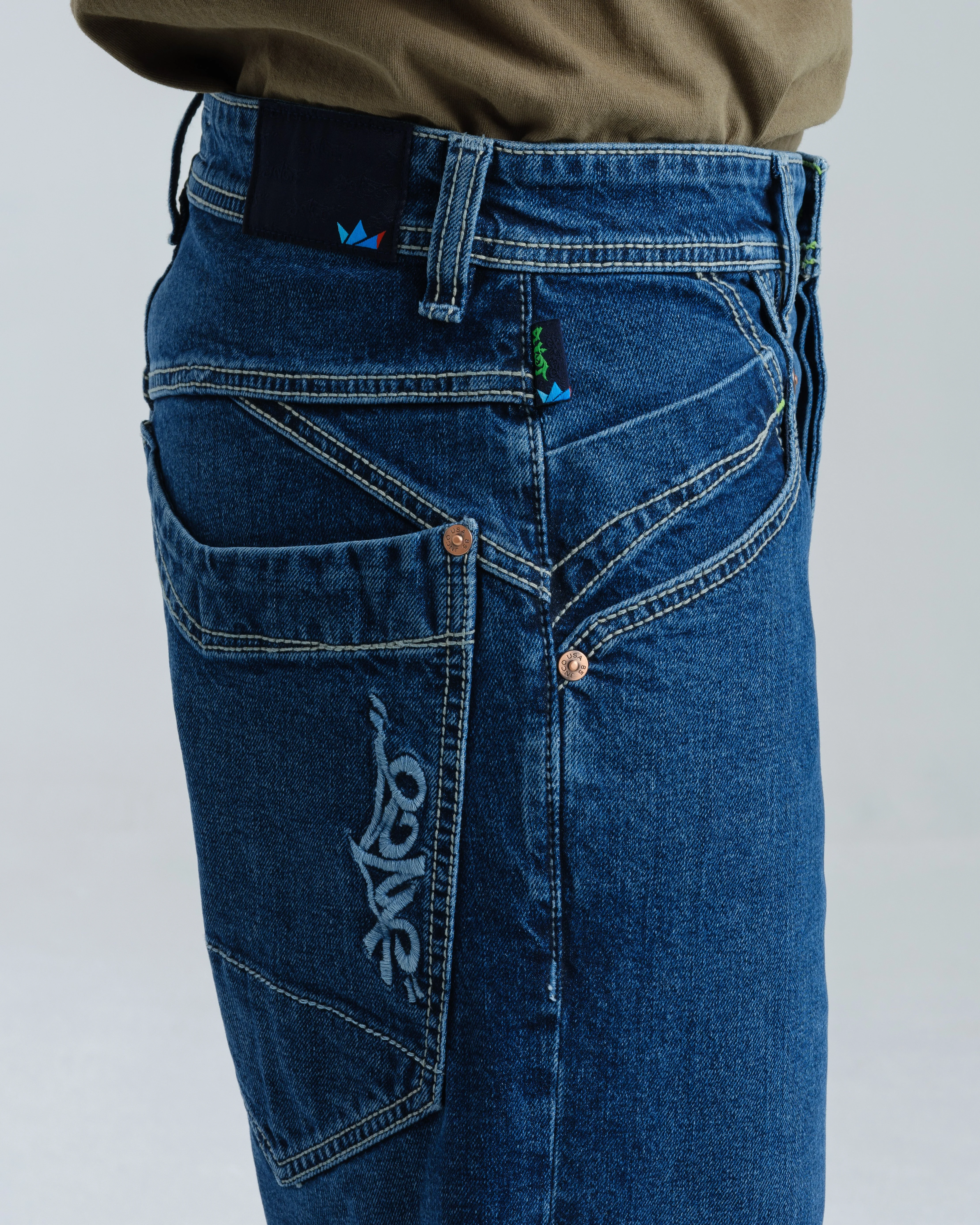 Pivot. 21". Hand-Sand Dark Stone. - Image 7