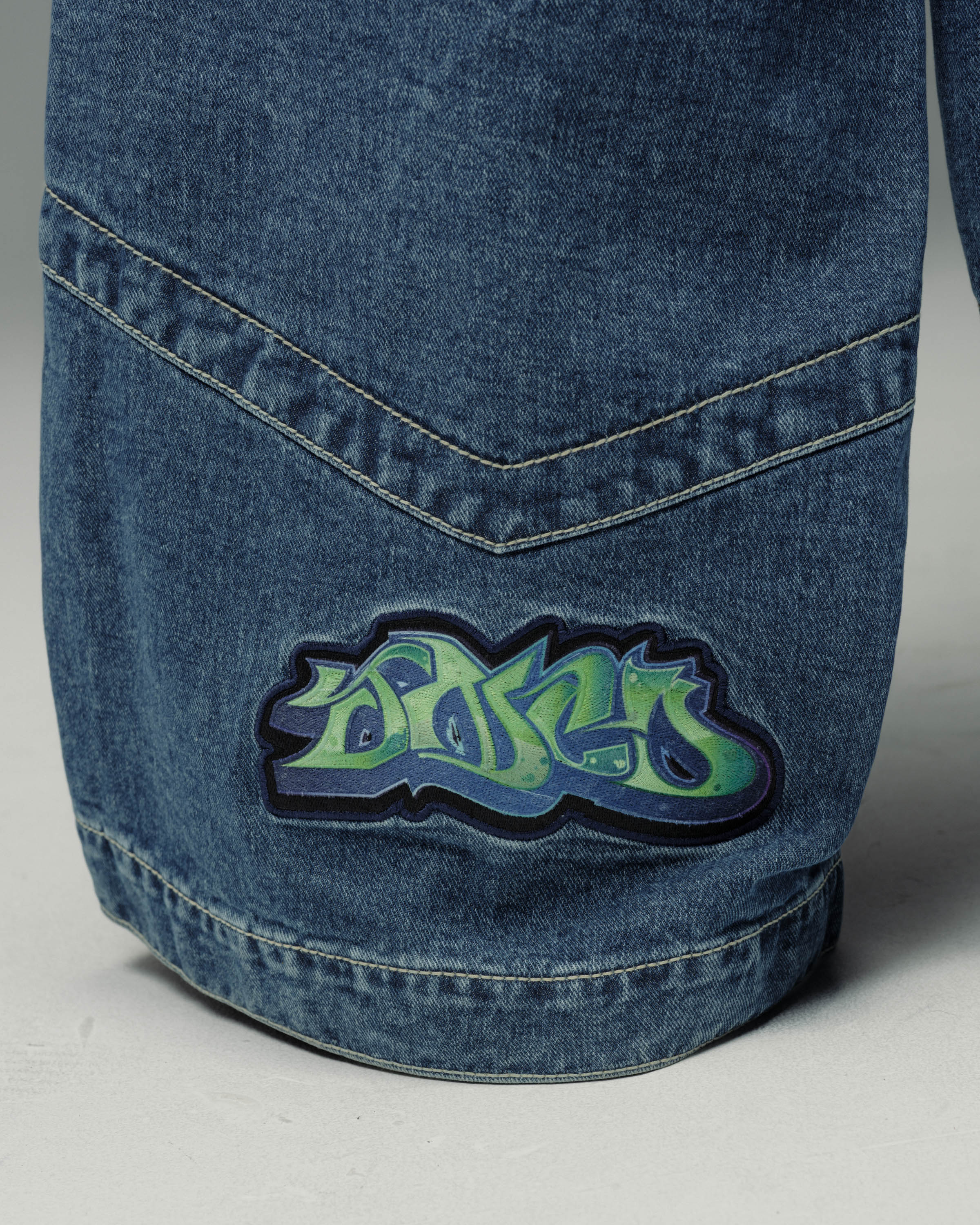 W Hangin'. 34". Dark Stone. - Image 12