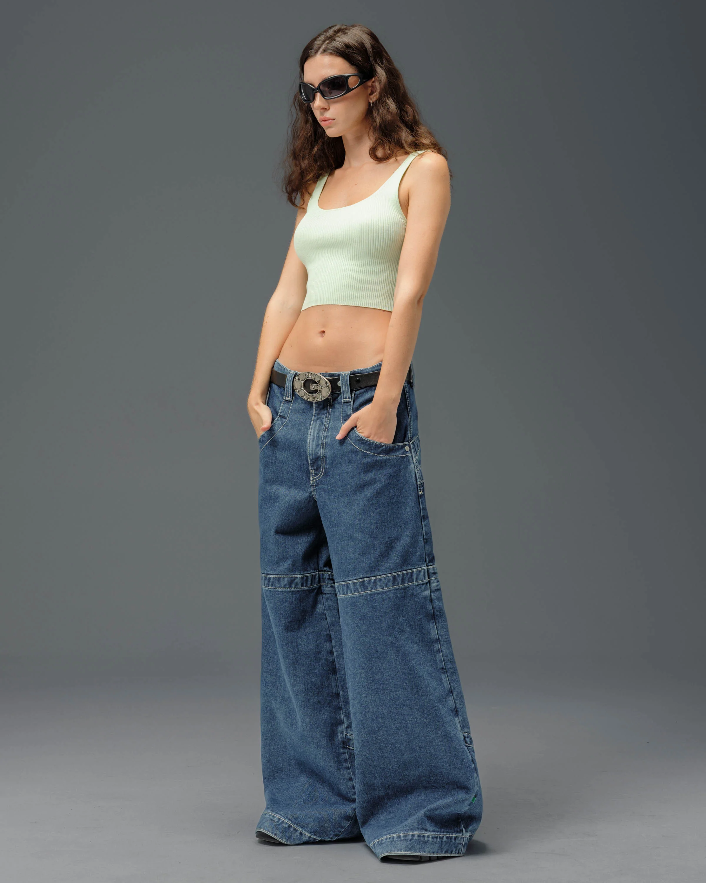 W Hangin'. 34". Dark Stone. - Image 4