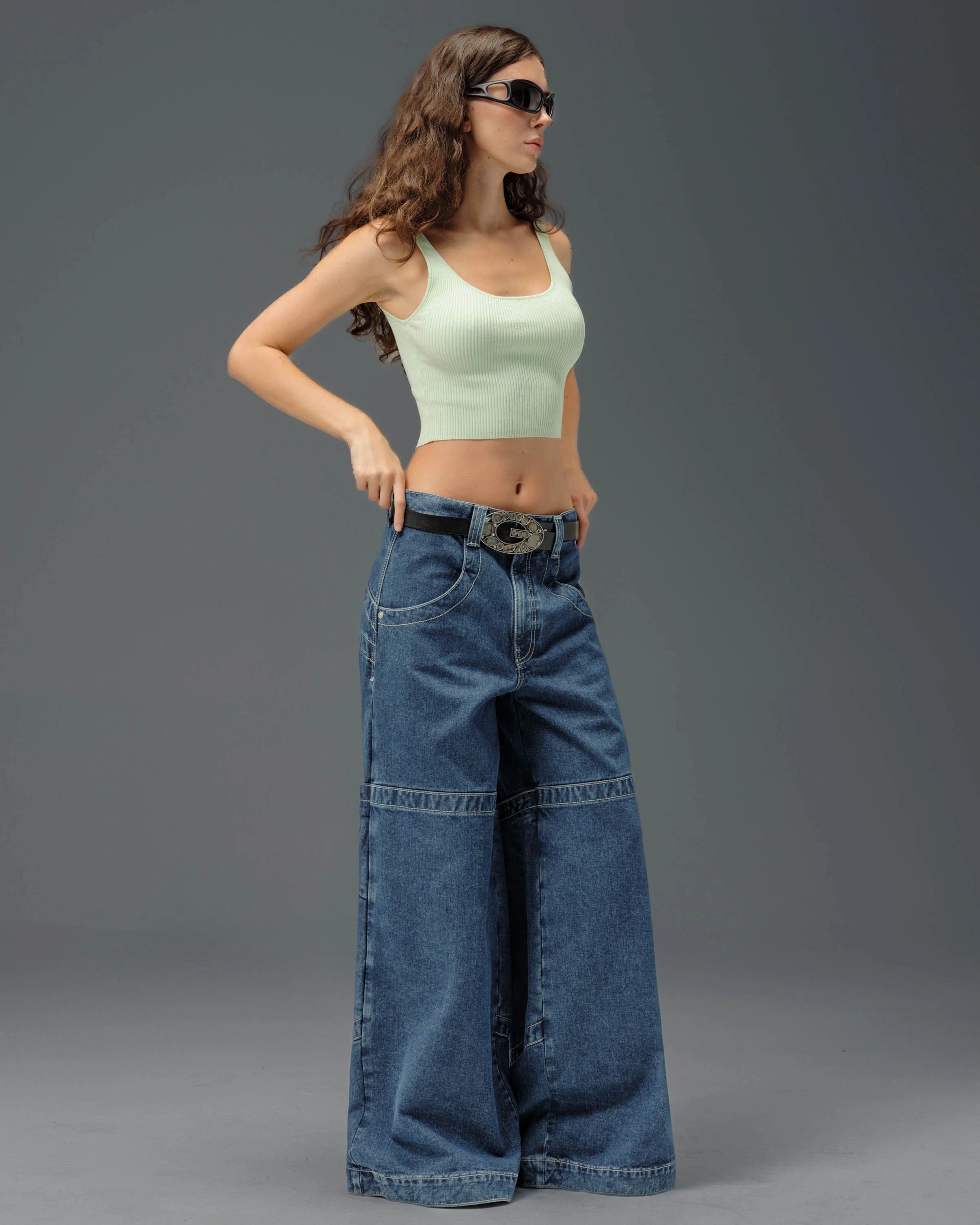 W Hangin'. 34". Dark Stone. - Image 9