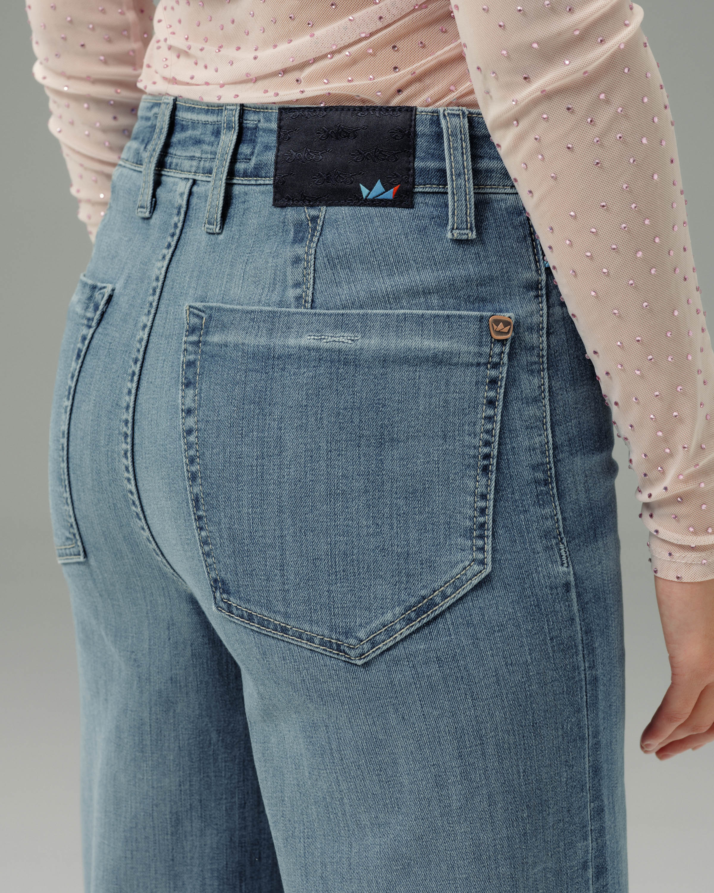 Kyanite. 30". Antique. - Image 10