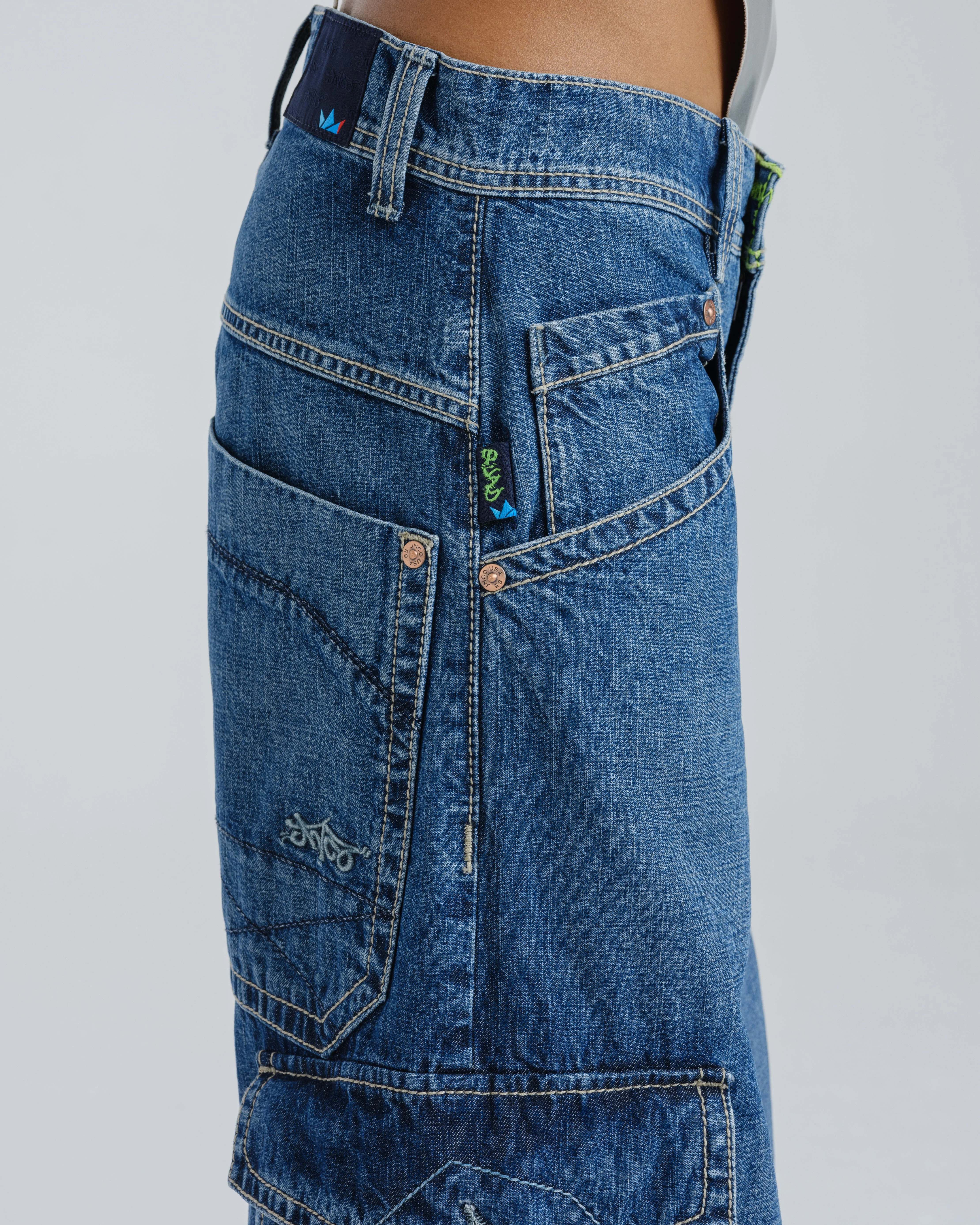 W Quad Cargo. 23". Hand-Sand Dark Stone. - Image 6