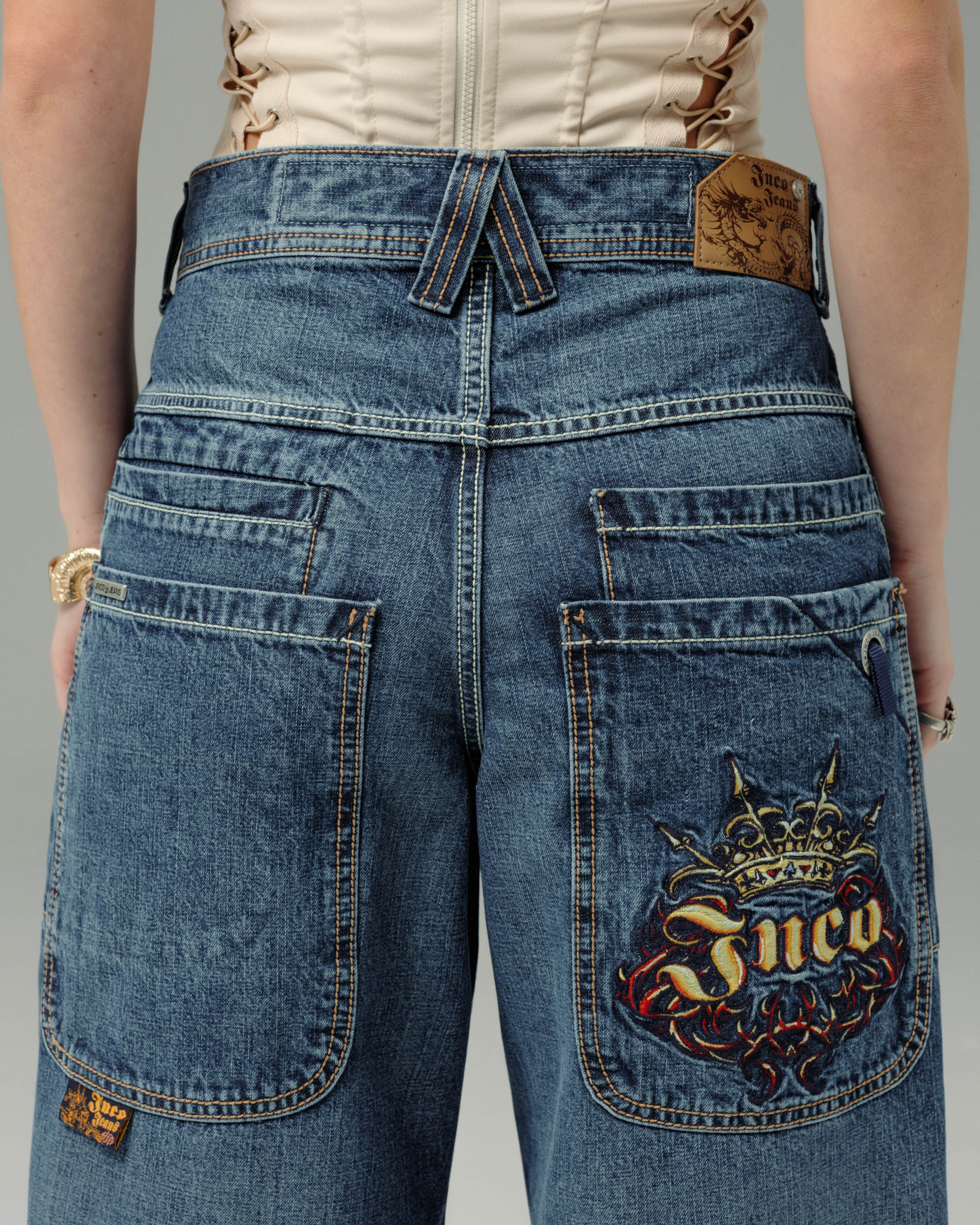 W Royal. 23". Hand-Sand Dark Stone. - Image 11