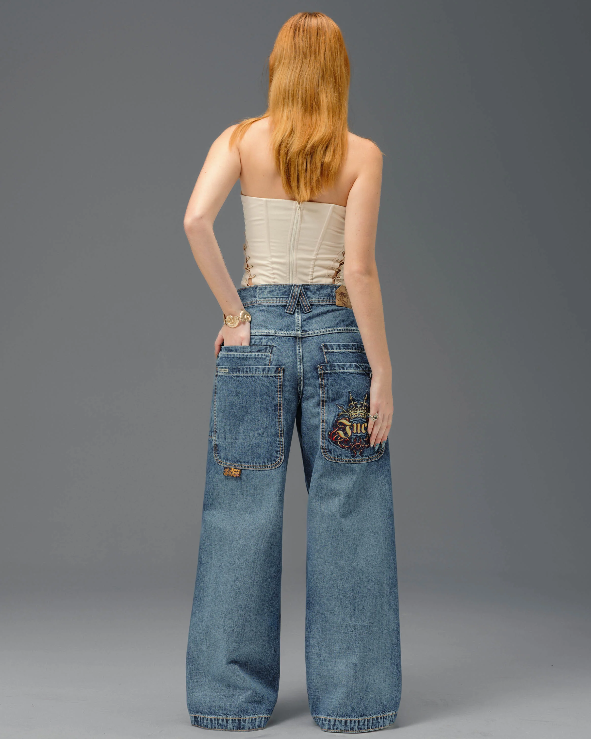 W Royal. 23". Hand-Sand Dark Stone. - Image 6