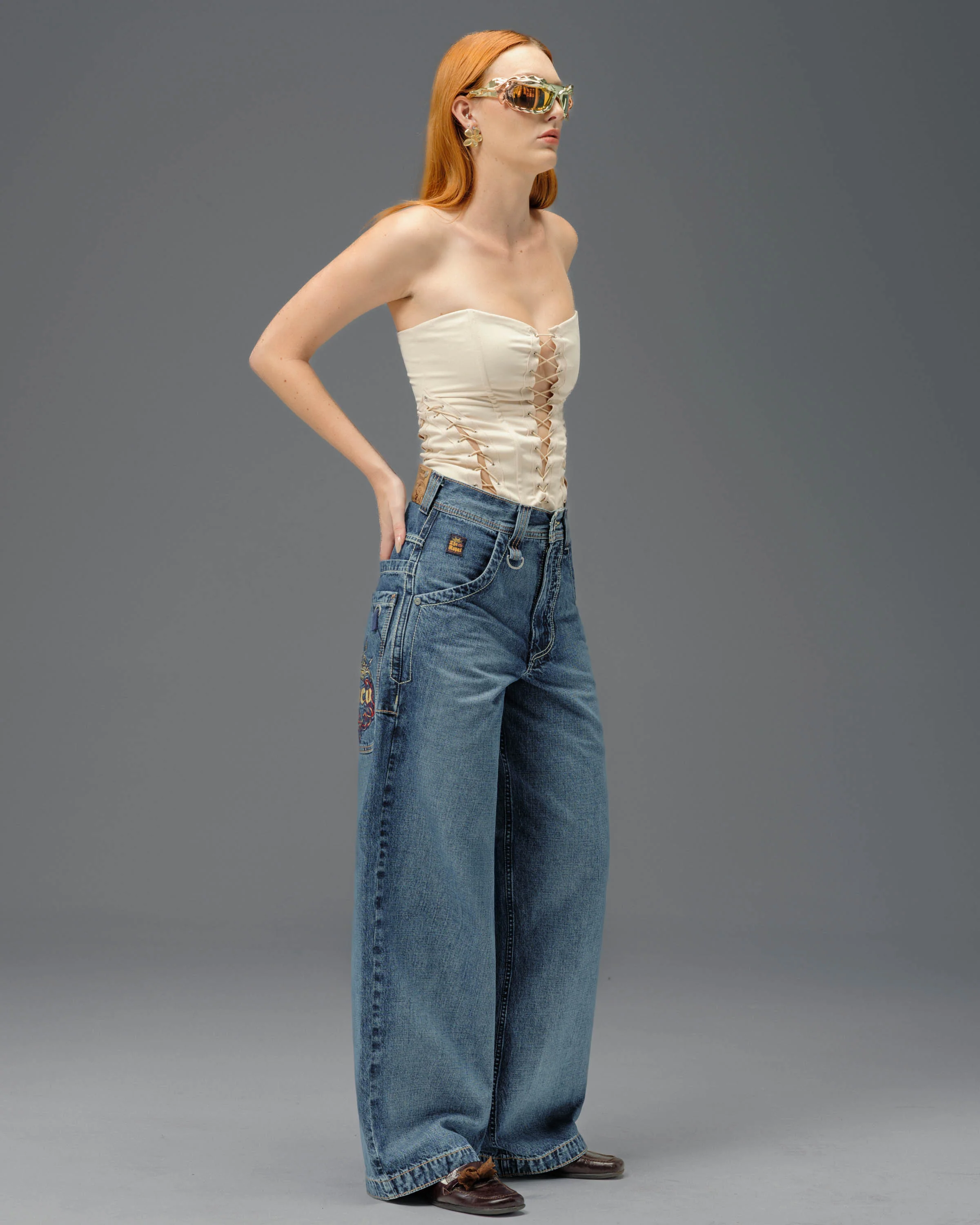 W Royal. 23". Hand-Sand Dark Stone. - Image 8