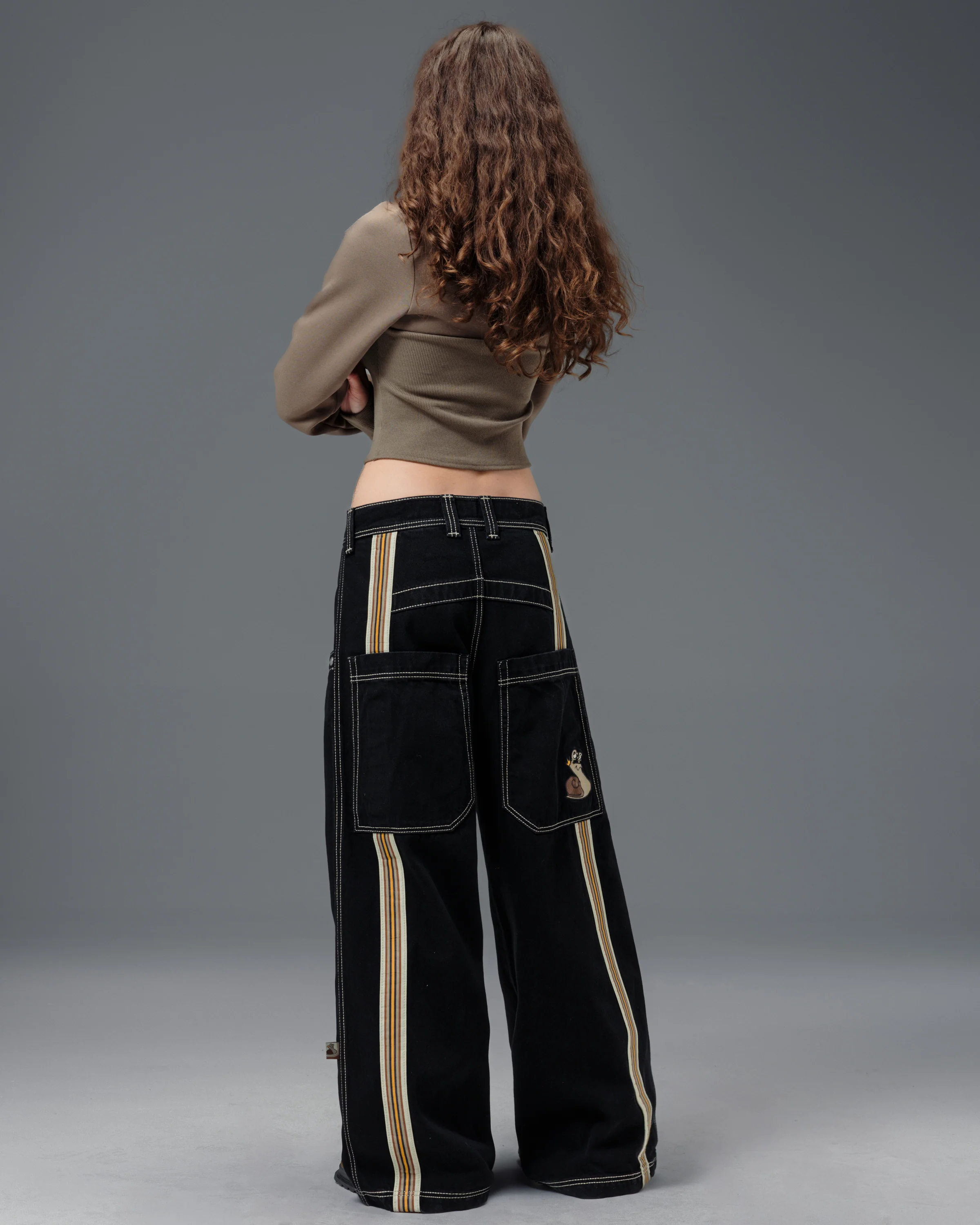 W Slug. 26". Jet Black. - Image 6