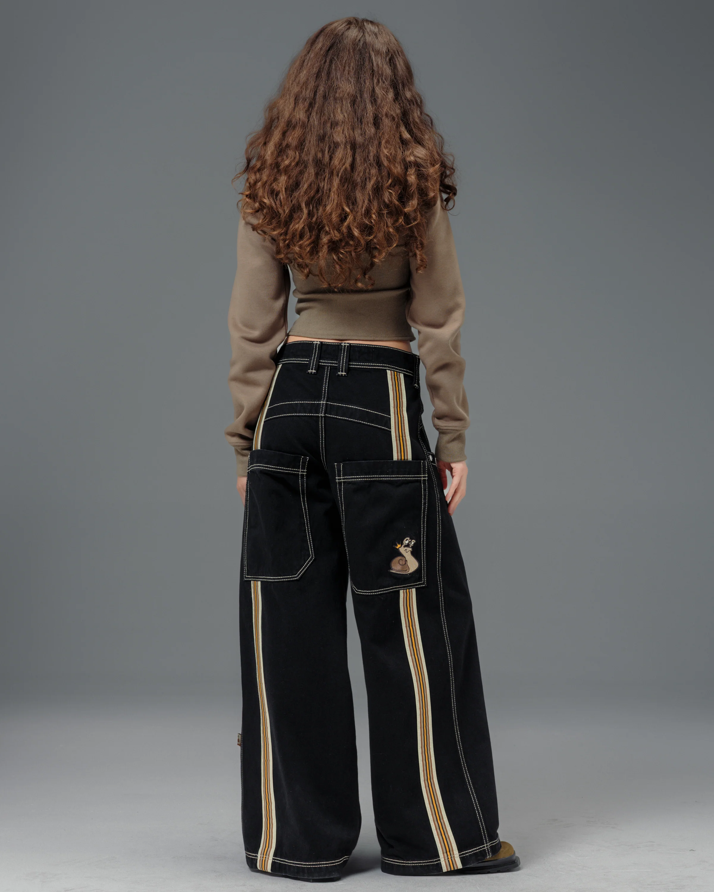 W Slug. 26". Jet Black. - Image 8